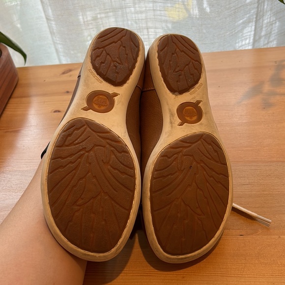 Born flat low profile LEATHER lace up sneakers - Picture 4 of 6